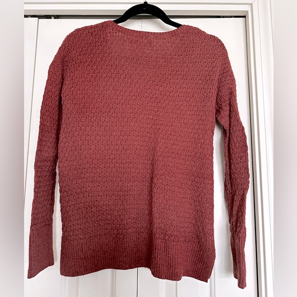 American Eagle Lightweight, Knit Sweater - Picture 2 of 4